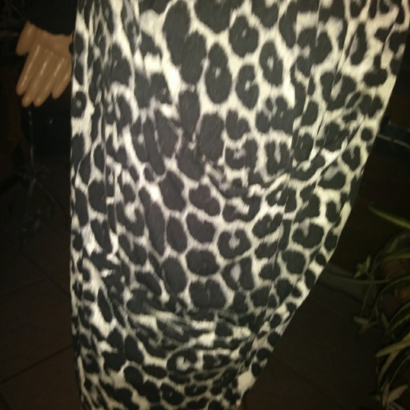 Gift to customer Black leopard mini skirt - Picture 4 of 6